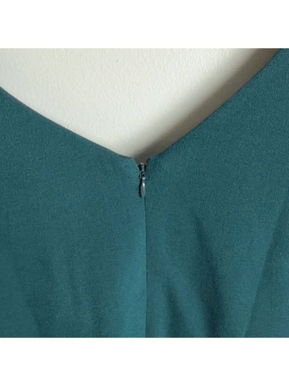 Dress The Population Corey V-Neck Dress Size Medium Pine Green Lace Hem Women’s - Picture 5 of 7